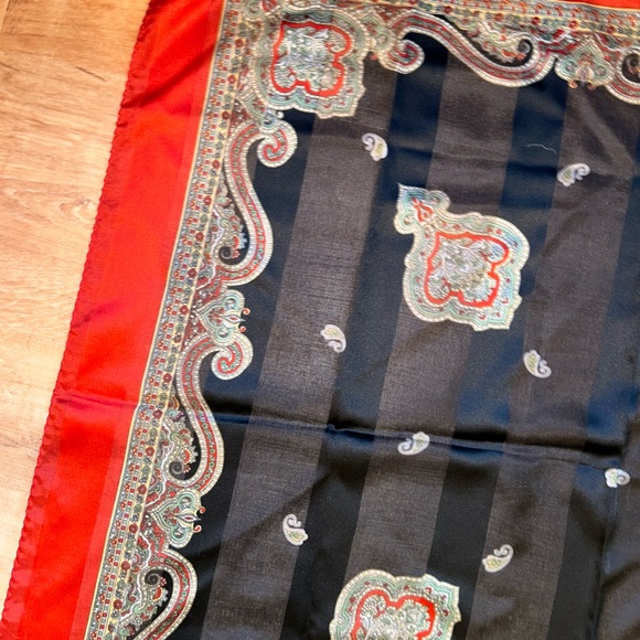 Italian Patterned Scarf - Picture 5 of 10